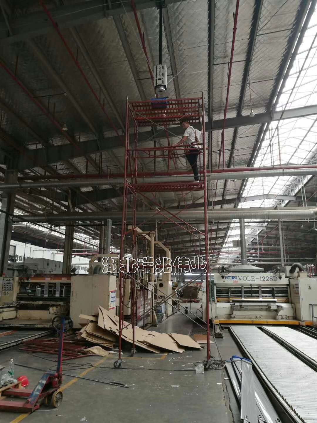 歐比特工業(yè)大風扇、鋼結(jié)構(gòu)廠房通風降溫方案、廠房車間通風降溫方案、大型工業(yè)風扇、物流倉儲大風扇、大吊扇、工業(yè)風扇、廠房車間降溫設(shè)備、廠房車間通風設(shè)備、車間溫控設(shè)備、工業(yè)大吊扇、工業(yè)大風扇、工業(yè)節(jié)能風扇、湖北瑞兆偉業(yè)通風降溫科技有限公司