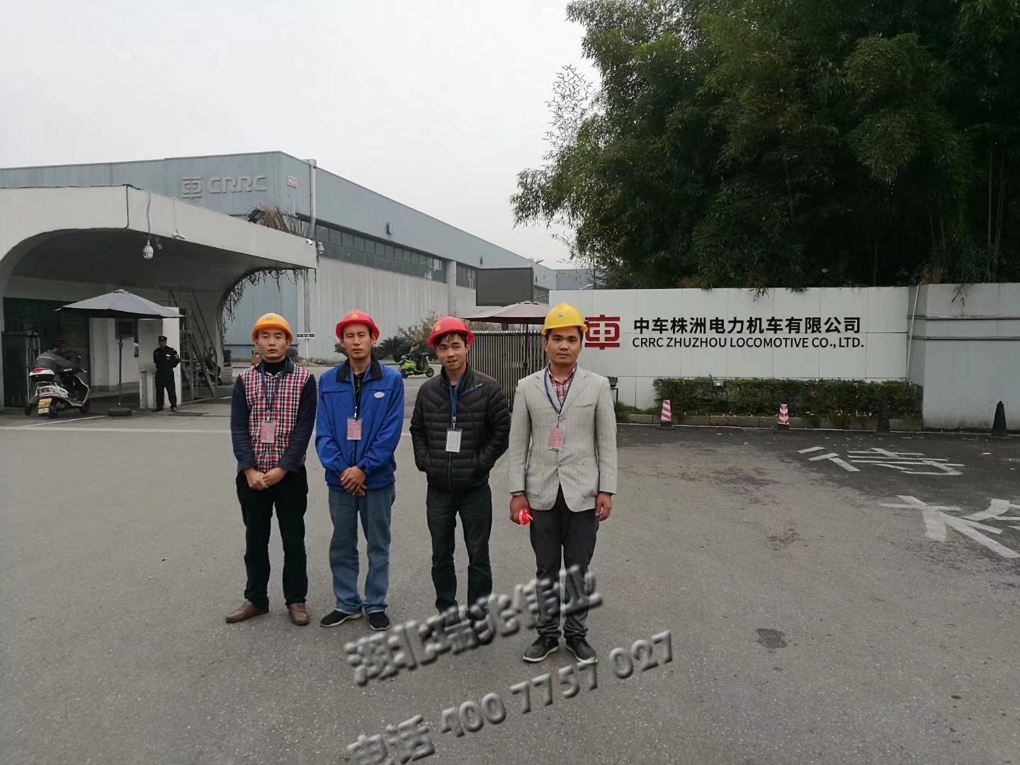 鋼結(jié)構(gòu)廠房通風(fēng)降溫方案、廠房車間通風(fēng)降溫方案、大型工業(yè)風(fēng)扇、物流倉儲大風(fēng)扇、大吊扇、工業(yè)風(fēng)扇、廠房車間降溫設(shè)備、廠房車間通風(fēng)設(shè)備、車間溫控設(shè)備、工業(yè)大吊扇、工業(yè)大風(fēng)扇、工業(yè)節(jié)能風(fēng)扇、湖北瑞兆偉業(yè)通風(fēng)降溫科技有限公司
