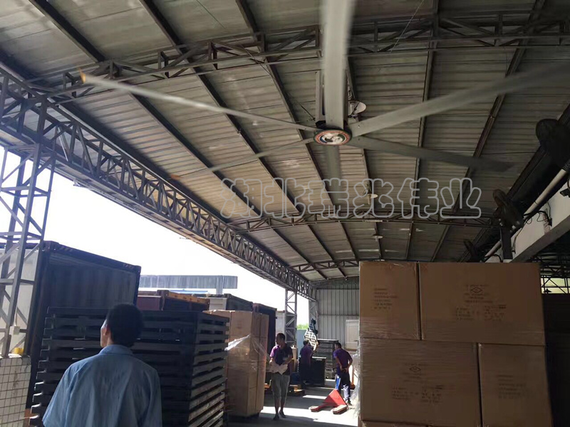 鋼結構廠房通風降溫方案、廠房車間通風降溫方案、大型工業(yè)風扇、物流倉儲大風扇、大吊扇、工業(yè)風扇、廠房車間降溫設備、廠房車間通風設備、車間溫控設備、工業(yè)大吊扇、工業(yè)大風扇、工業(yè)節(jié)能風扇、湖北瑞兆偉業(yè)通風降溫科技有限公司