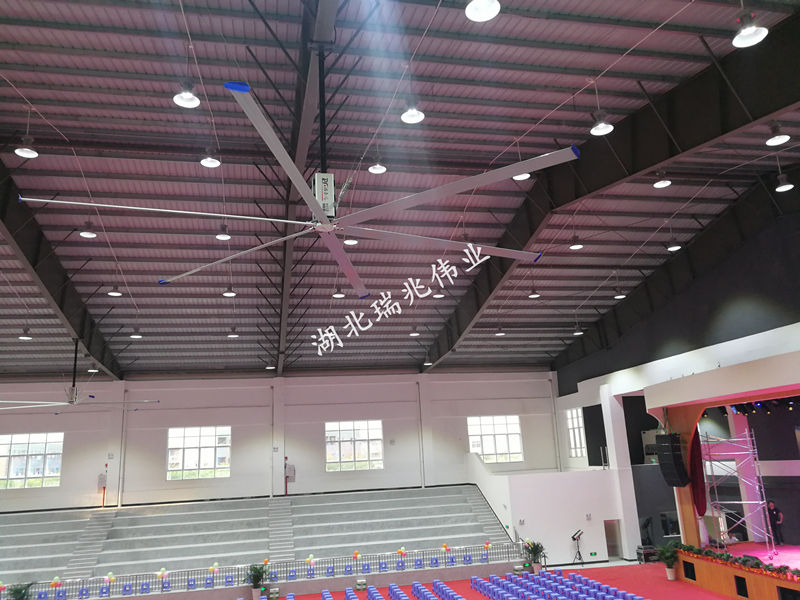 鋼結(jié)構(gòu)廠房通風(fēng)降溫方案、廠房車間通風(fēng)降溫方案、大型工業(yè)風(fēng)扇、物流倉(cāng)儲(chǔ)大風(fēng)扇、大吊扇、工業(yè)風(fēng)扇、廠房車間降溫設(shè)備、廠房車間通風(fēng)設(shè)備、車間溫控設(shè)備、工業(yè)大吊扇、工業(yè)大風(fēng)扇、工業(yè)節(jié)能風(fēng)扇、湖北瑞兆偉業(yè)通風(fēng)降溫科技有限公司