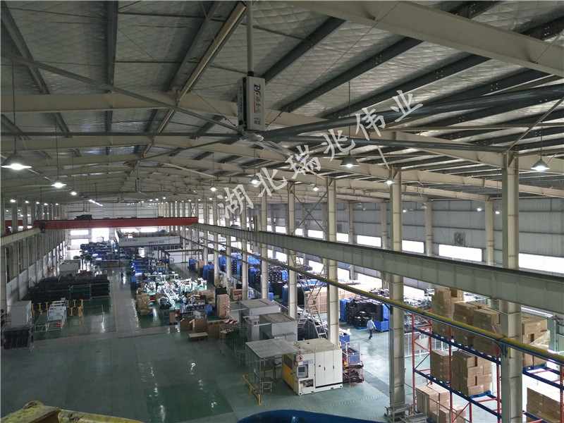 大型工業(yè)風(fēng)扇、工業(yè)大吊扇、工業(yè)大風(fēng)扇、工業(yè)節(jié)能風(fēng)扇、鋼結(jié)構(gòu)廠房通風(fēng)降溫方案
