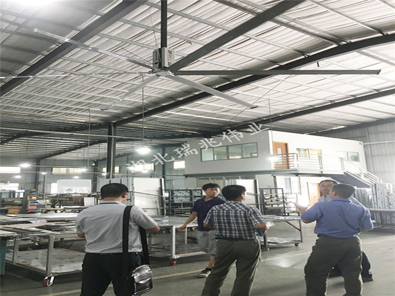 廠房車(chē)間通風(fēng)降溫方案、工業(yè)大吊扇、工業(yè)大風(fēng)扇、工業(yè)節(jié)能風(fēng)扇