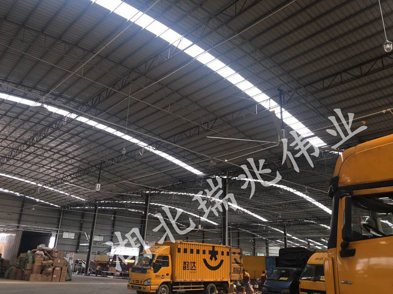 大型工業(yè)風扇、工業(yè)大吊扇、工業(yè)大風扇、工業(yè)節(jié)能風扇、廠房車間通風設(shè)備