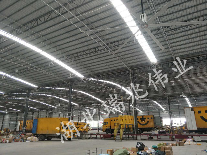 車(chē)間溫控設(shè)備、工業(yè)大吊扇、工業(yè)大風(fēng)扇、工業(yè)節(jié)能風(fēng)扇、湖北瑞兆偉業(yè)通風(fēng)降溫科技有限公司