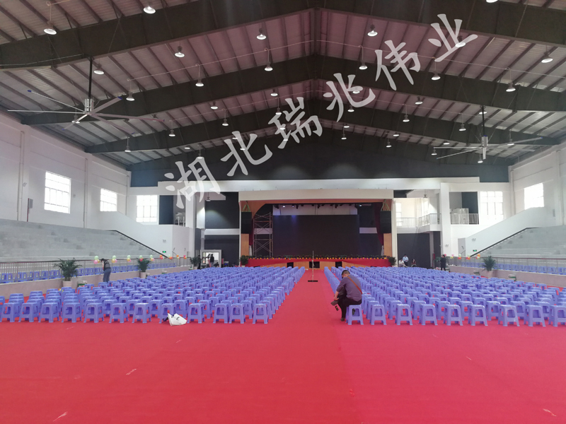 瑞泰風(fēng)工業(yè)大風(fēng)扇，大型工業(yè)風(fēng)扇，工業(yè)大型風(fēng)扇、廠房降溫設(shè)備，扇機(jī)組合通風(fēng)降溫解決方案