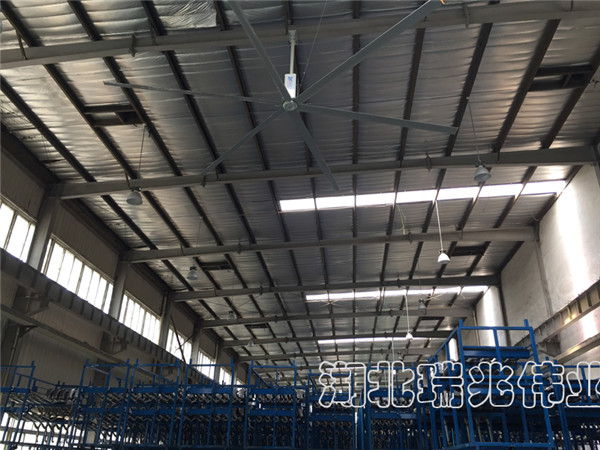 瑞泰風(fēng)扇機(jī)組合,大型鋼結(jié)構(gòu)廠房,高大型廠房車間,通風(fēng)降溫設(shè)備,大型工業(yè)風(fēng)扇，瑞泰風(fēng)工業(yè)大風(fēng)扇