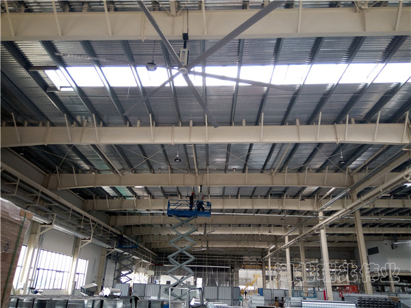 1000m2大型廠房降溫通風(fēng)，推薦采用瑞泰風(fēng)扇機(jī)組合